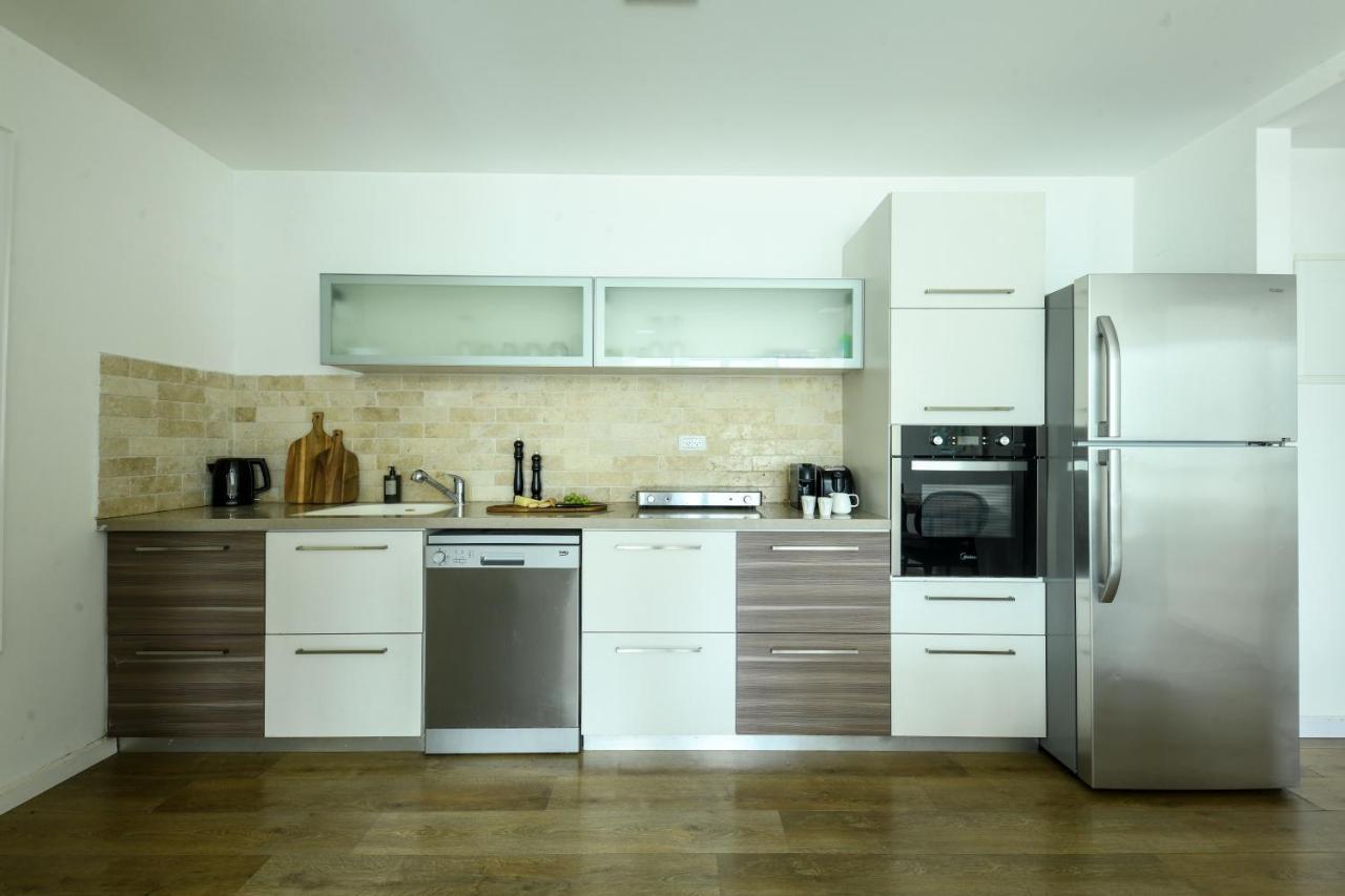 Apartment Modern & Bright 3br With Shelter By Sea N' Rent *